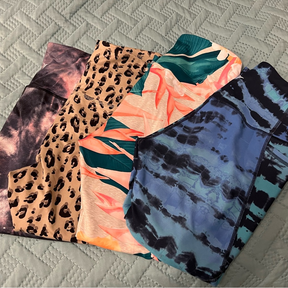 4 - pair Old Navy Elevate Crop leggings